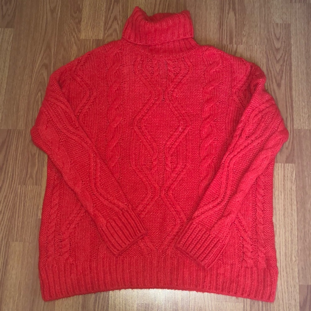 Knitted turtle neck sweater